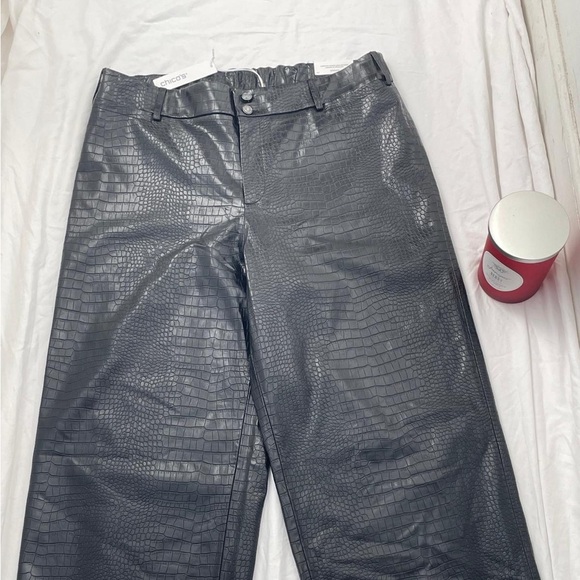 NWT Chico’s Faux Crocodile Wide Leg Crops - Picture 7 of 9